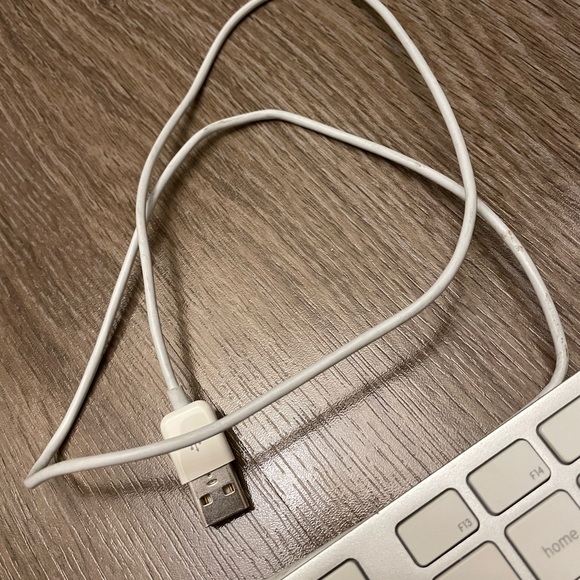 Apple Keyboard with USB - Picture 11 of 11